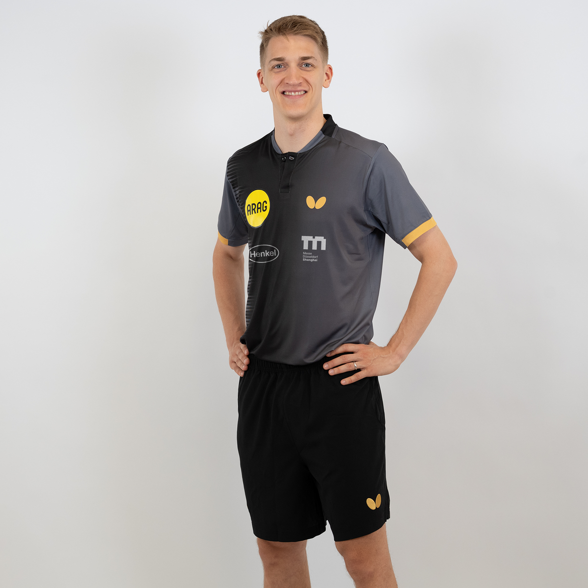 Borussia_Duesseldorf_Auswaertstrikot_2026_27_Ganzkoerperansicht