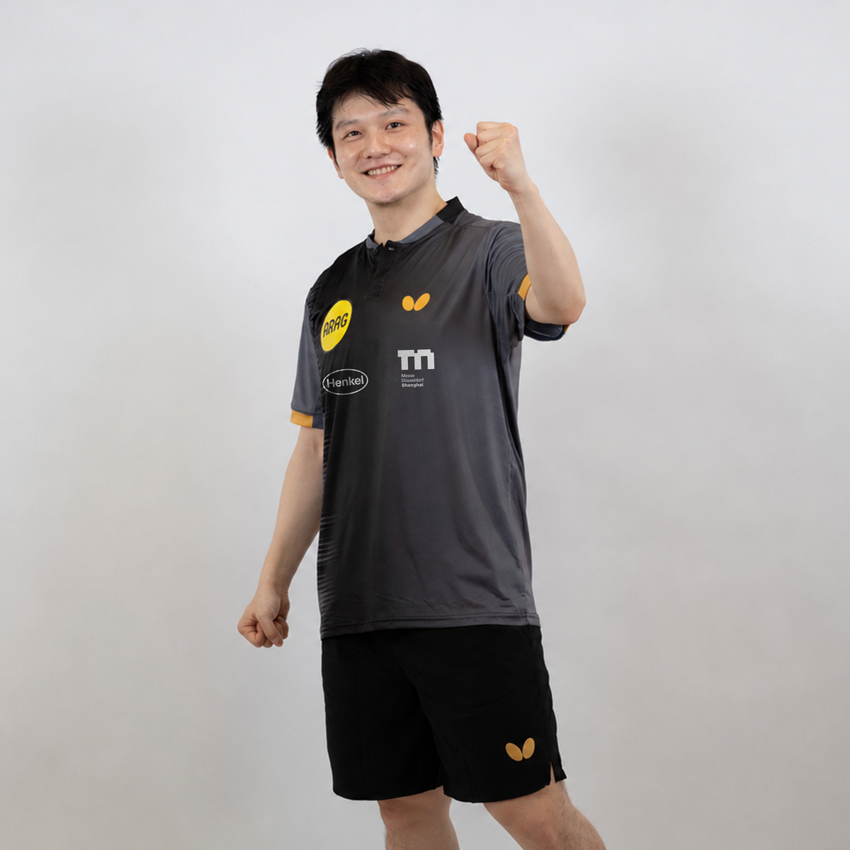 Borussia_Duesseldorf_Auswaertstrikot_Fan_Zhendong_Jubel
